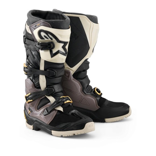Alpinestars Tech 7 Enduro Drystar 2026 | Botas Impermeables Negro Beige Dorado